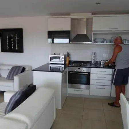 Babylon 40 - 1 Bed Private Home Sleeps Up To 4